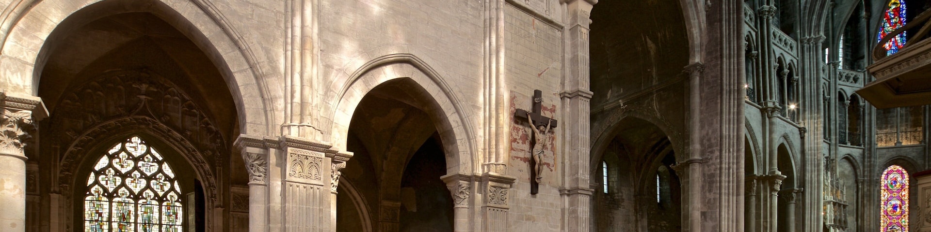 Chalon Cathedral which includes heritage elements, interior views and a church or cathedral