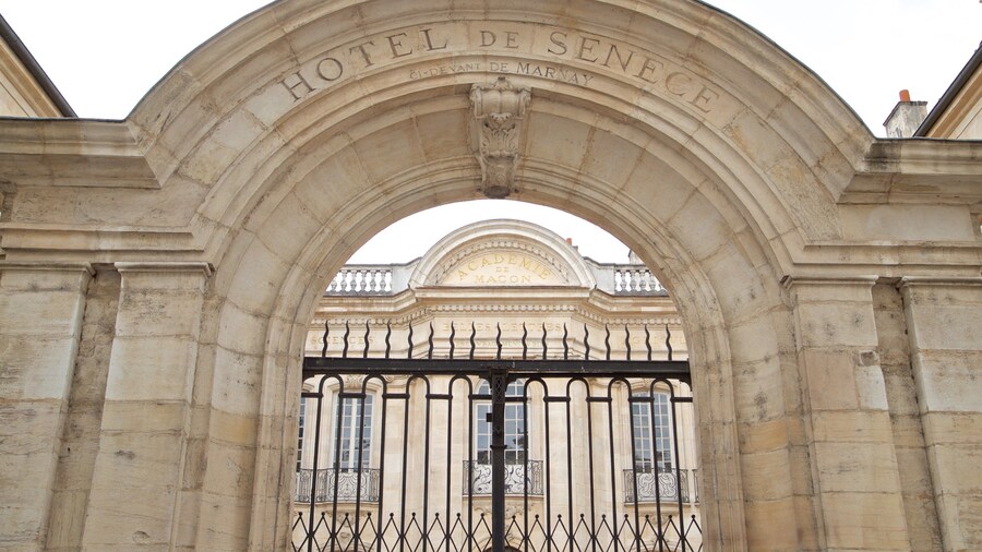 Musée Lamartine que incluye elementos del patrimonio