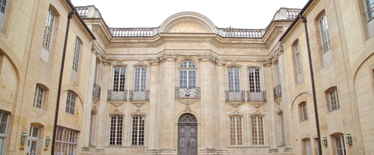 Musee Lamartine featuring heritage architecture