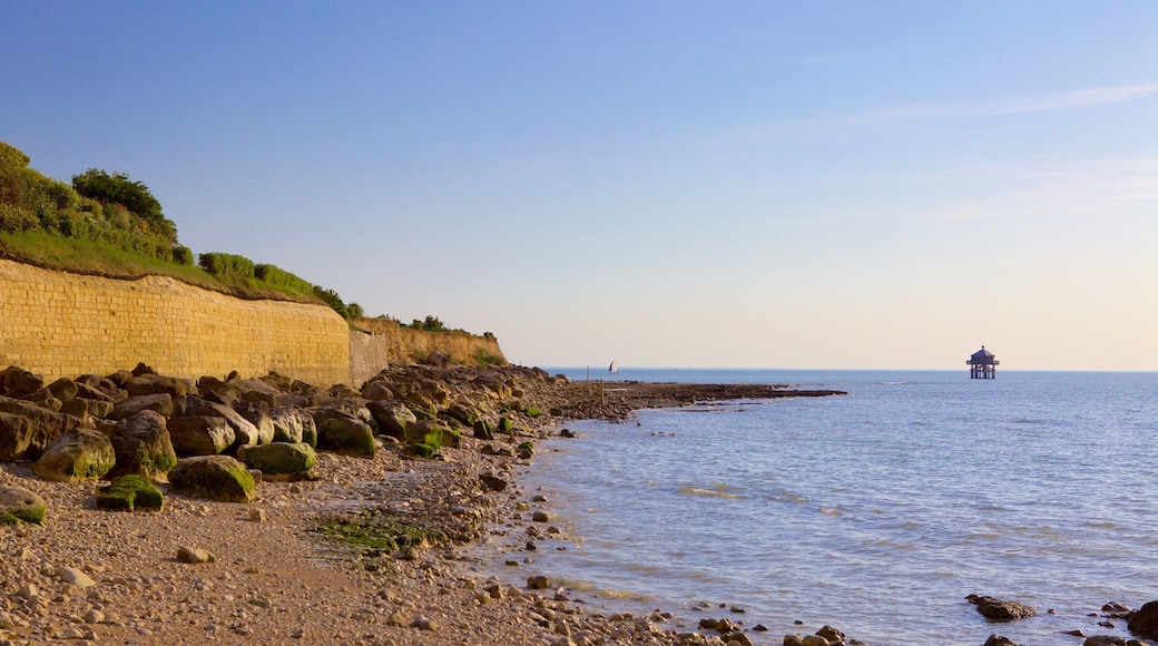 Playa de Minimes que incluye costa rocosa