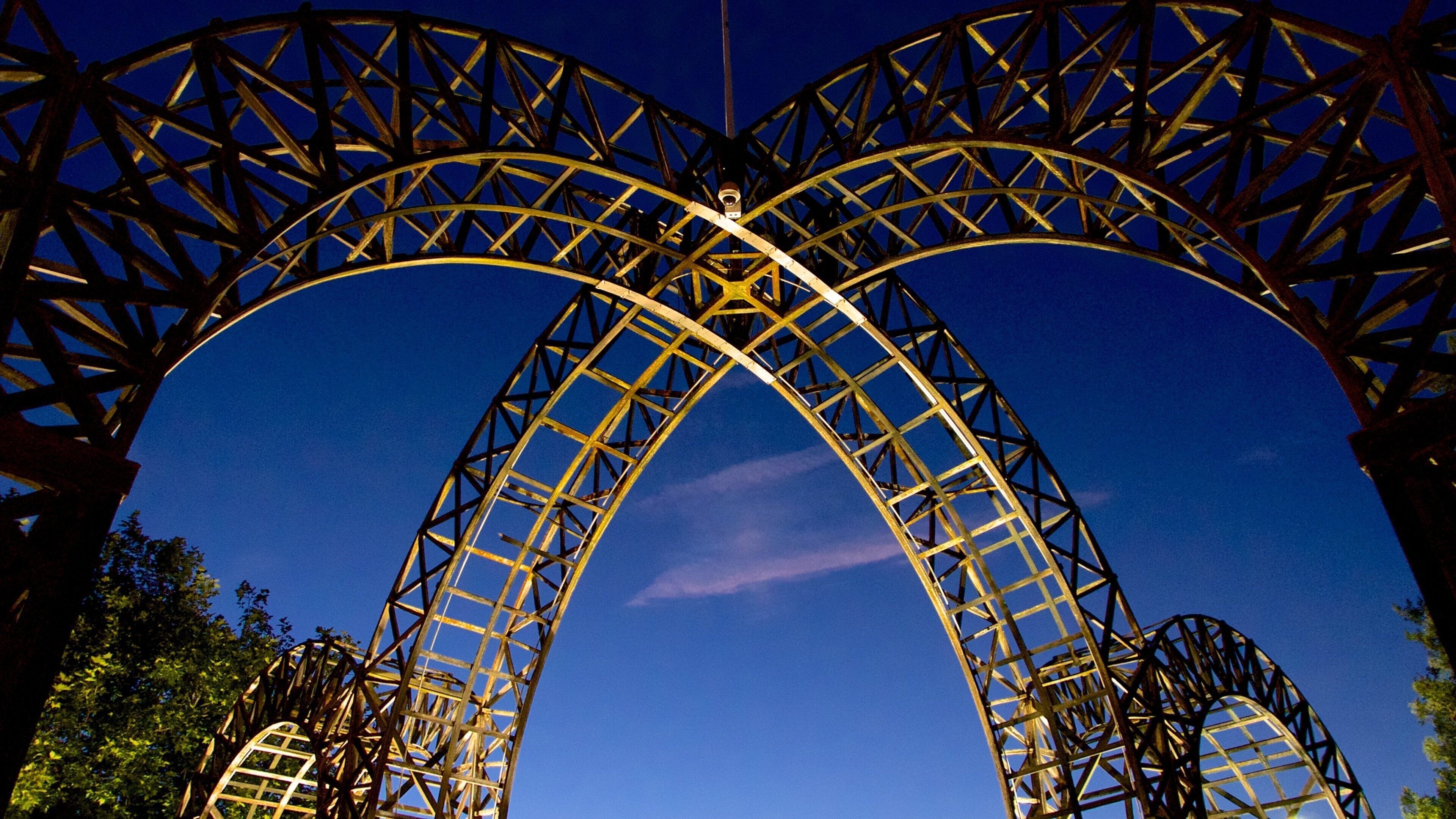 Government Gardens featuring a park, night scenes and art