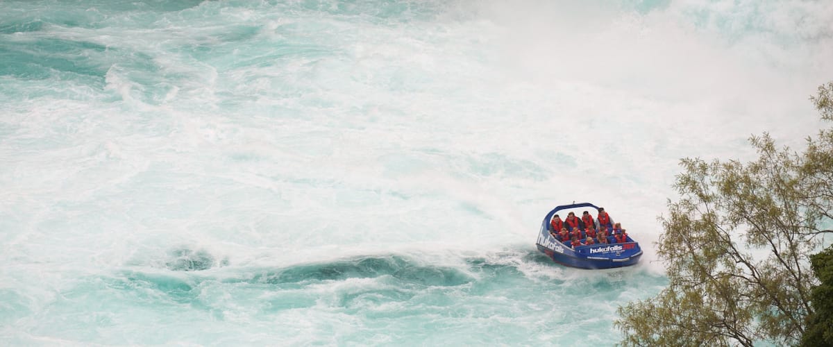 Huka Falls featuring boating, a river or creek and rapids