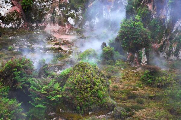 クレーター オブ ザ ムーン 表示 温泉