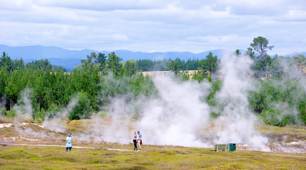 クレーター オブ ザ ムーン フィーチャー 静かな風景 と 霞あるいは霧