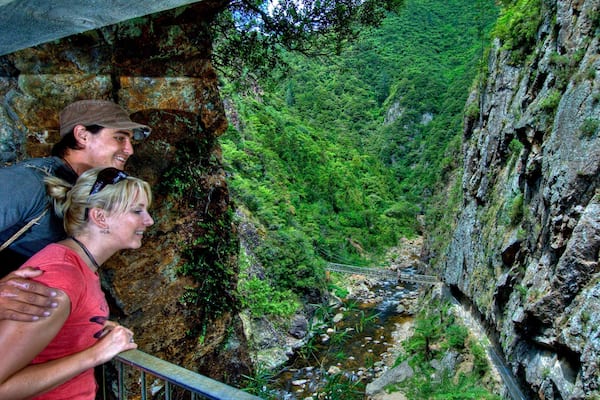 Karangahake Gorge showing views as well as a couple