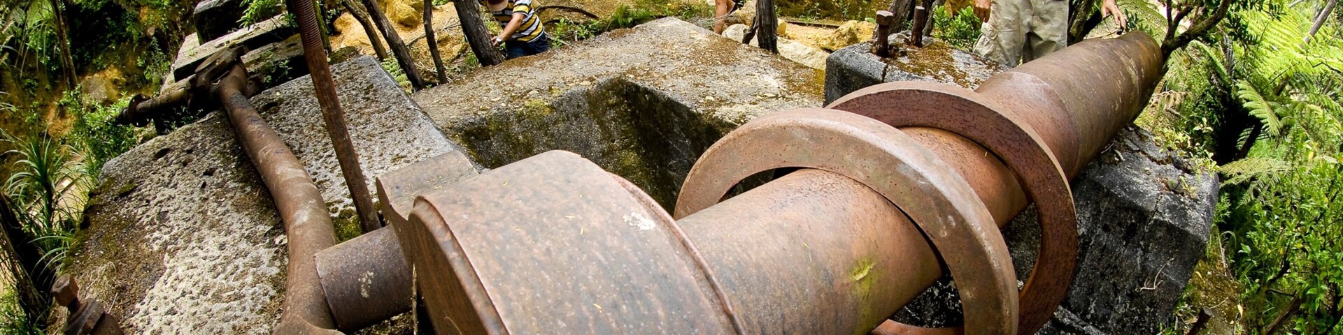 Karangahake Gorge showing building ruins and heritage elements