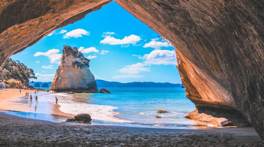 Cathedral Cove on the Coromandel Peninsula, North Island, New Zealand