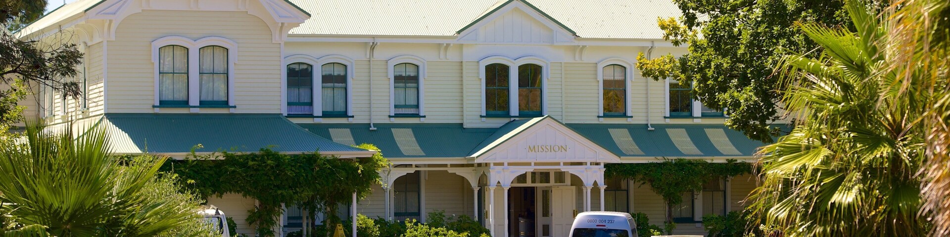 Mission Estate Winery which includes heritage elements