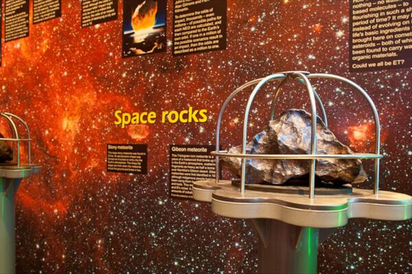 Carter Observatory which includes interior views and an observatory