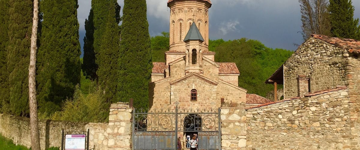 The Italko Monastery, 15km South-West of Telavi, in the 6th century was founded by Senon, one of the 13 Syrian missionaries. The original church dates back to the 8th century, but the church as seen today is from the 11th century with beautiful frescos on the inside. The monastery complex is enclosed by a wall and also houses 2 chapels and the ruins of monastery buildings.