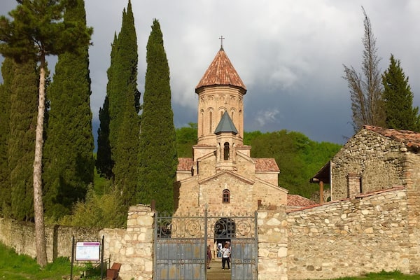 The Italko Monastery, 15km South-West of Telavi, in the 6th century was founded by Senon, one of the 13 Syrian missionaries. The original church dates back to the 8th century, but the church as seen today is from the 11th century with beautiful frescos on the inside. The monastery complex is enclosed by a wall and also houses 2 chapels and the ruins of monastery buildings.