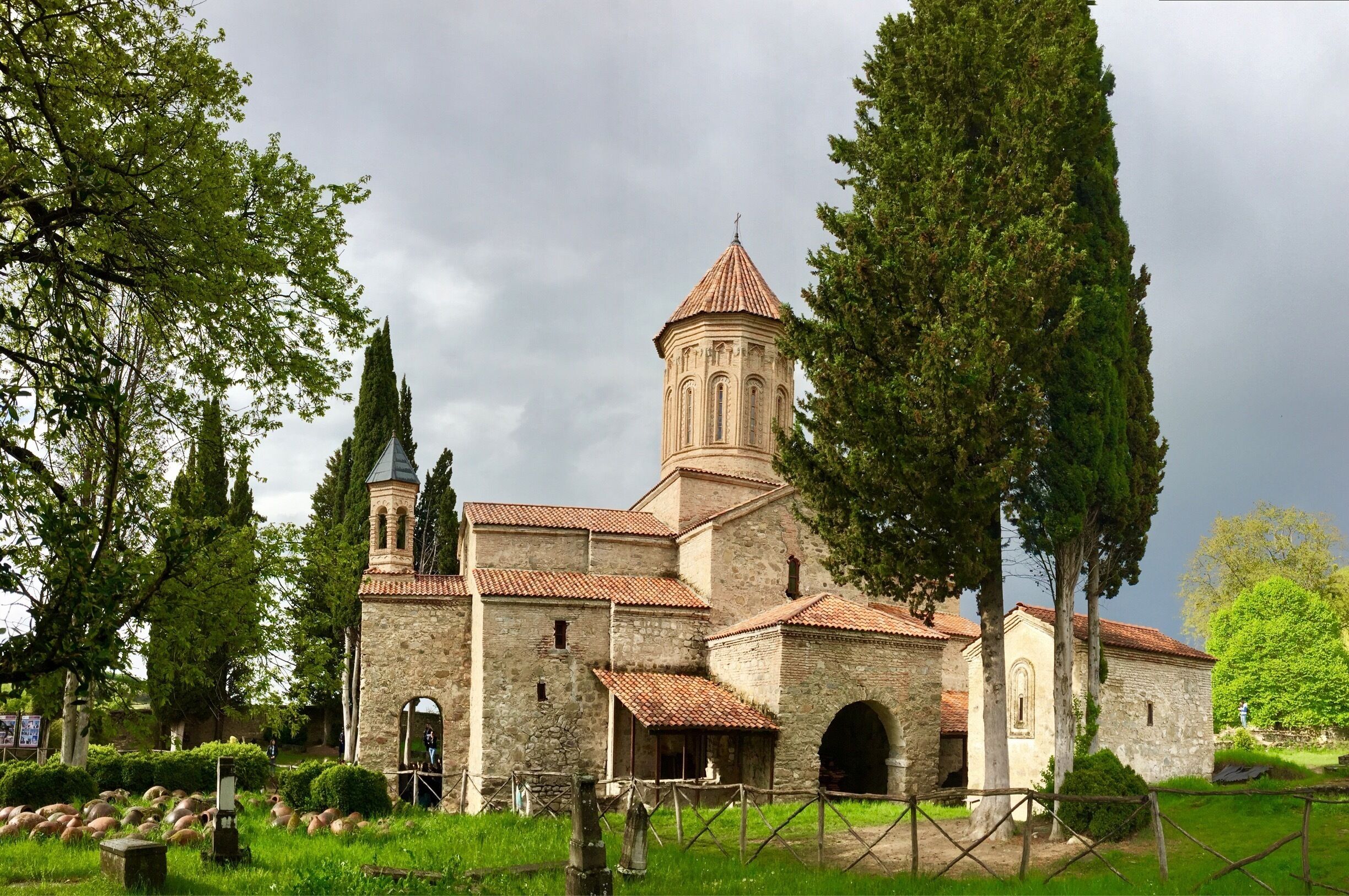 The Italko Monastery, 15km South-West of Telavi, in the 6th century was founded by Senon, one of the 13 Syrian missionaries. The original church dates back to the 8th century, but the church as seen today is from the 11th century with beautiful frescos on the inside. The monastery complex is enclosed by a wall and also houses 2 chapels and the ruins of monastery buildings.