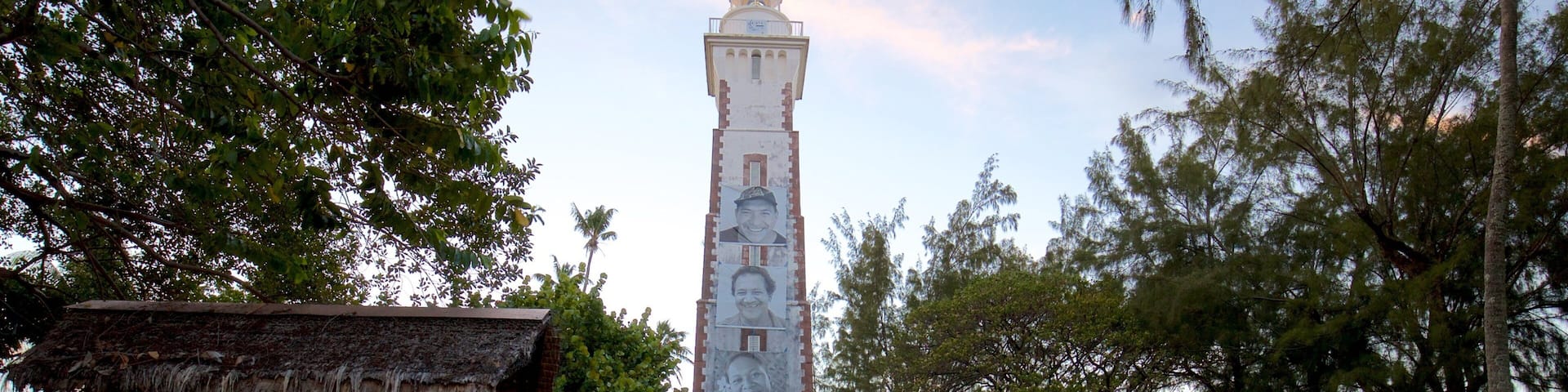 Pointe Venus Lighthouse showing a park and signage