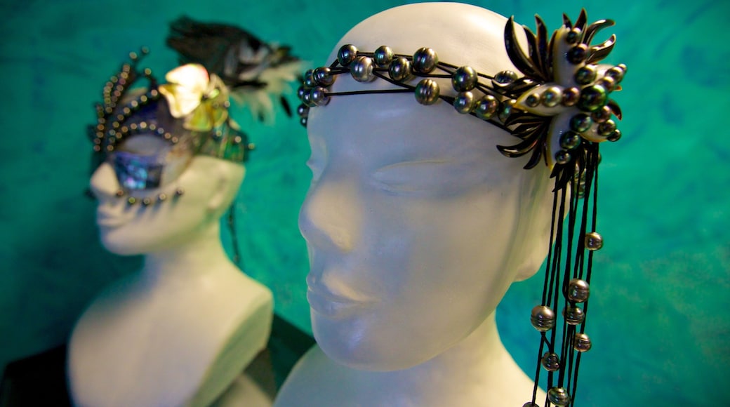 Robert Wan Pearl Museum which includes fashion