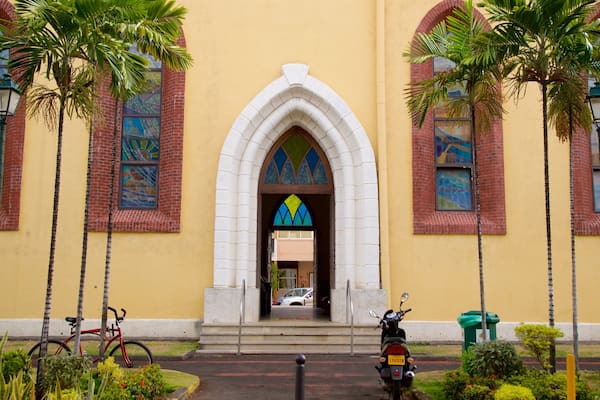 Cathédrale de L\'lmmaculée Conception das einen Kirche oder Kathedrale