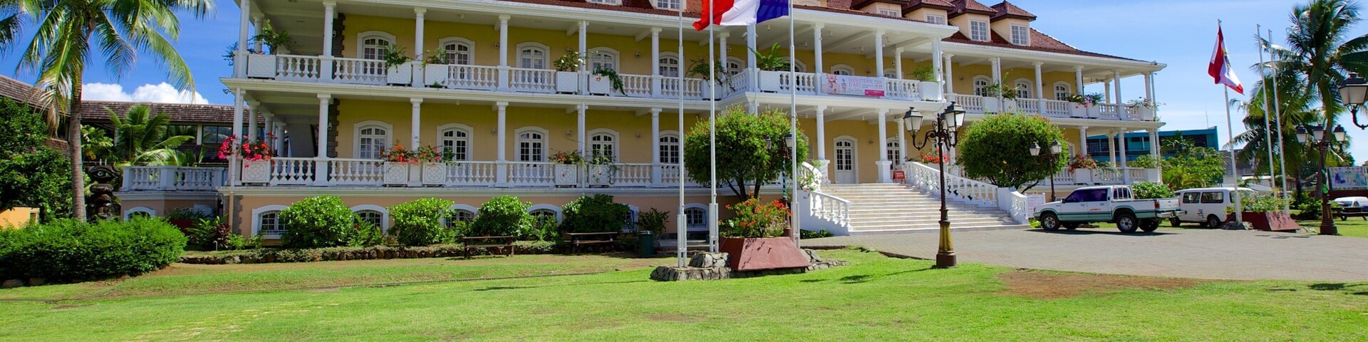 Papeete Town Hall showing an administrative buidling