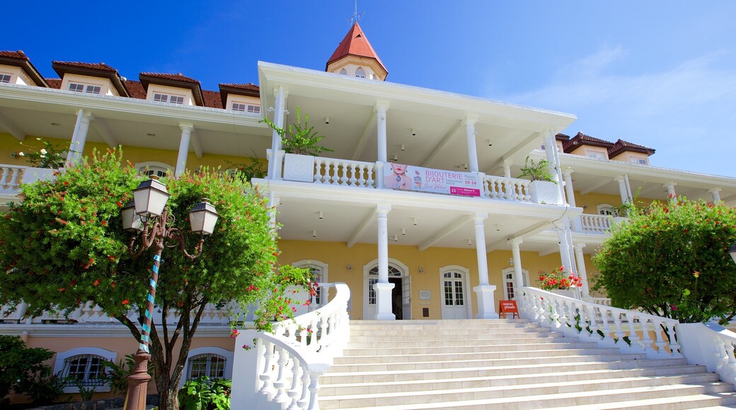 Tòa Thị Chính Papeete có tính năng tòa nhà hành chính