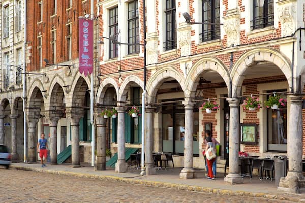 Grand-Place mettant en vedette pause café