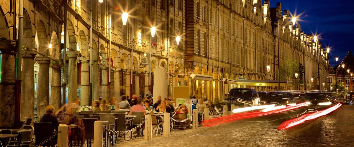 Grand Place which includes night scenes, dining out and nightlife