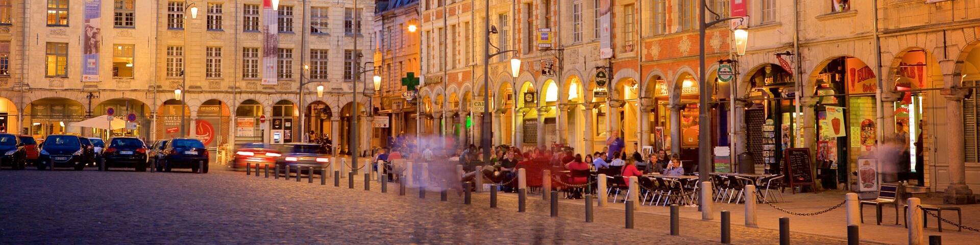 英雄広場 表示 遺跡・遺産, 夜景 と 遺跡