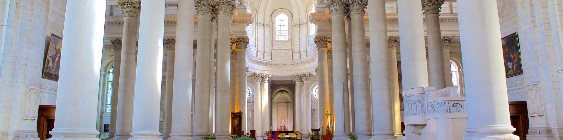 Notre Dame Cathedral which includes heritage elements, a church or cathedral and interior views