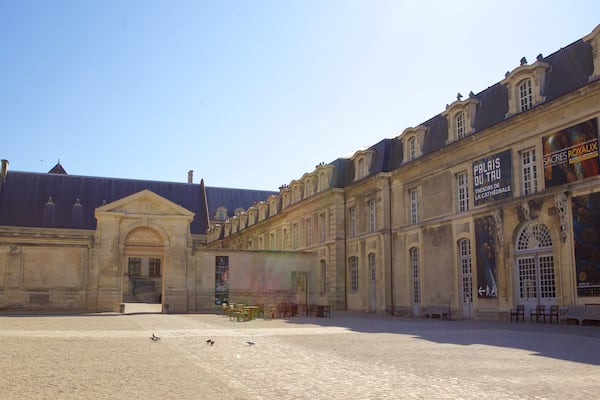 Tau Palace showing heritage elements and chateau or palace