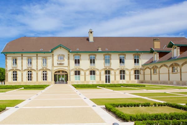 Ruinart som visar en park