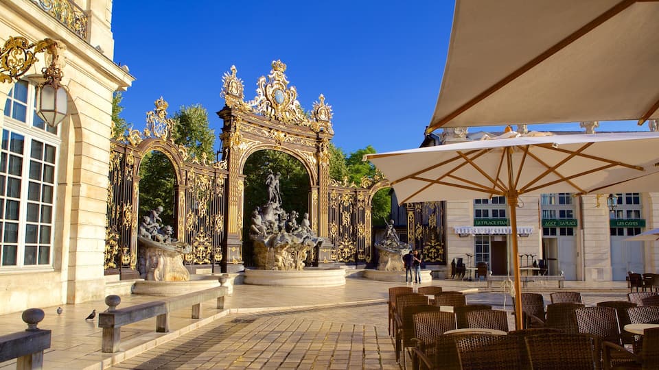Place Stanislas showing outdoor eating and heritage elements