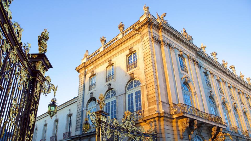 Nancy Hotel de Ville which includes heritage elements