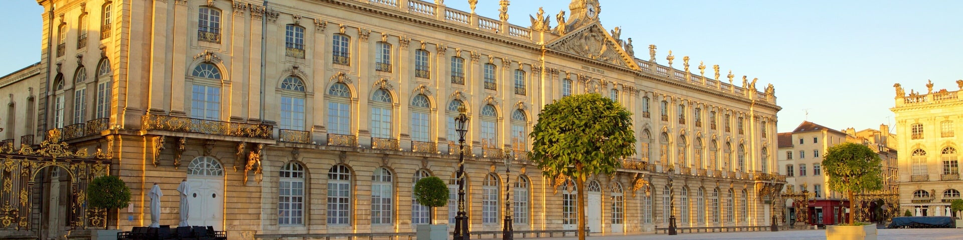 Nancy Hotel de Ville ซึ่งรวมถึง มรดกทางสถาปัตยกรรม, มรดกวัฒนธรรม และ จัตุรัสหรือพลาซ่า