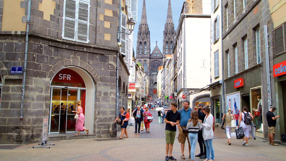 Cattedrale di Clermont-Ferrand caratteristiche di strade, chiesa o cattedrale e città