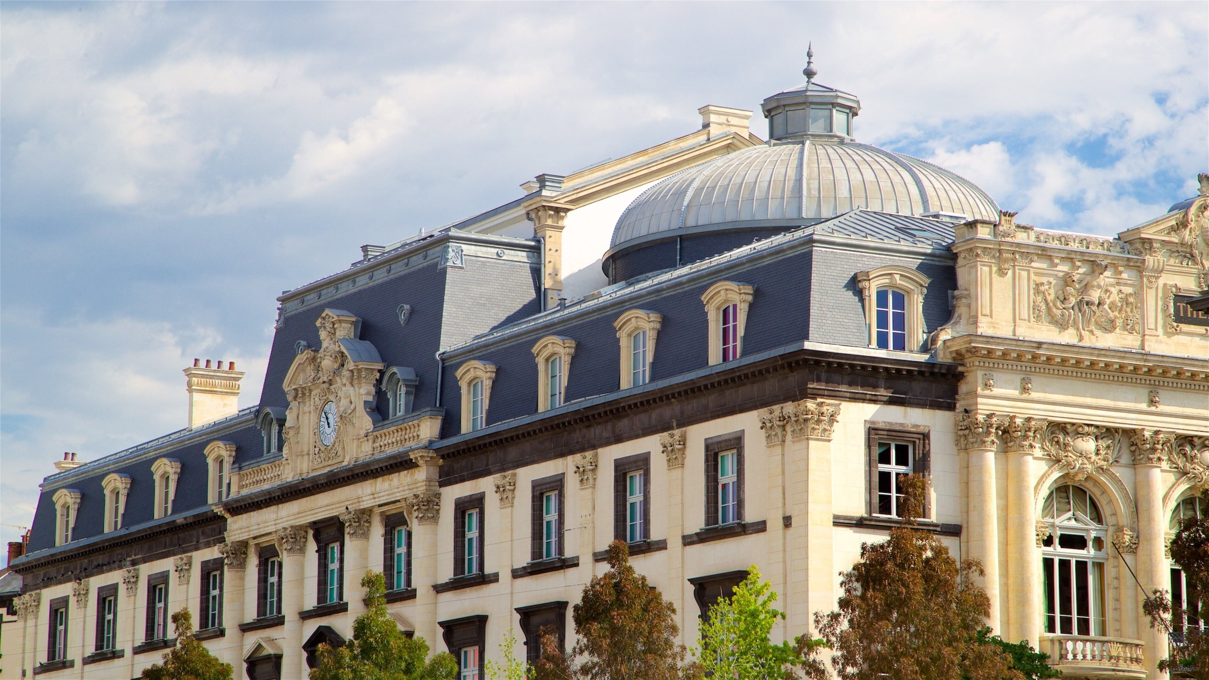 Place de Jaude which includes heritage architecture