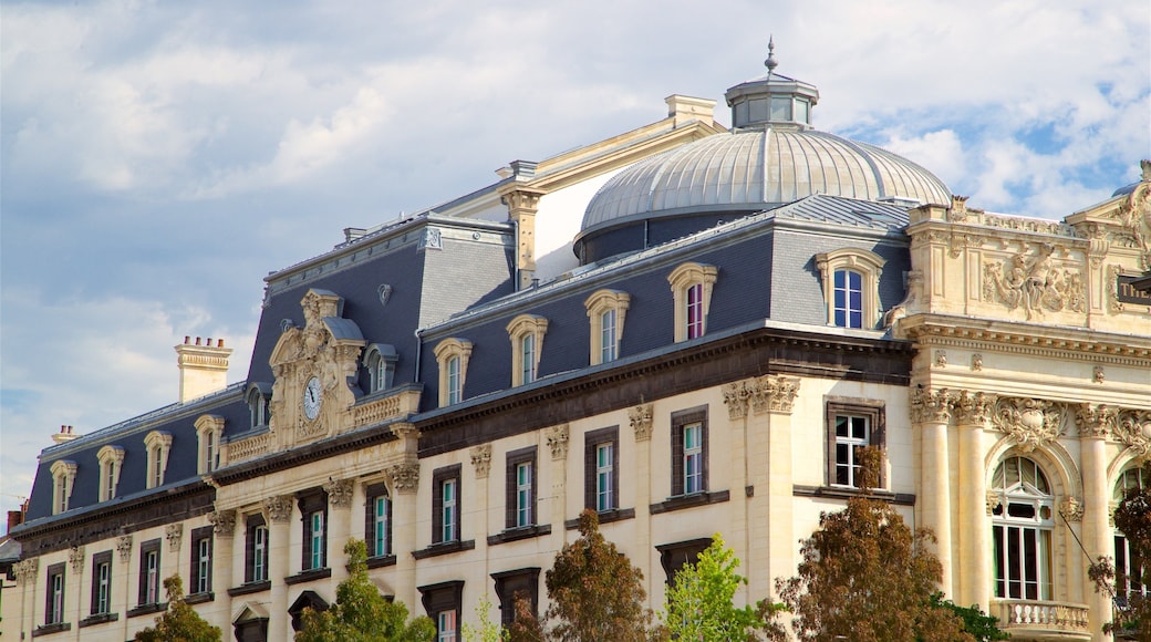 Place de Jaude which includes heritage architecture