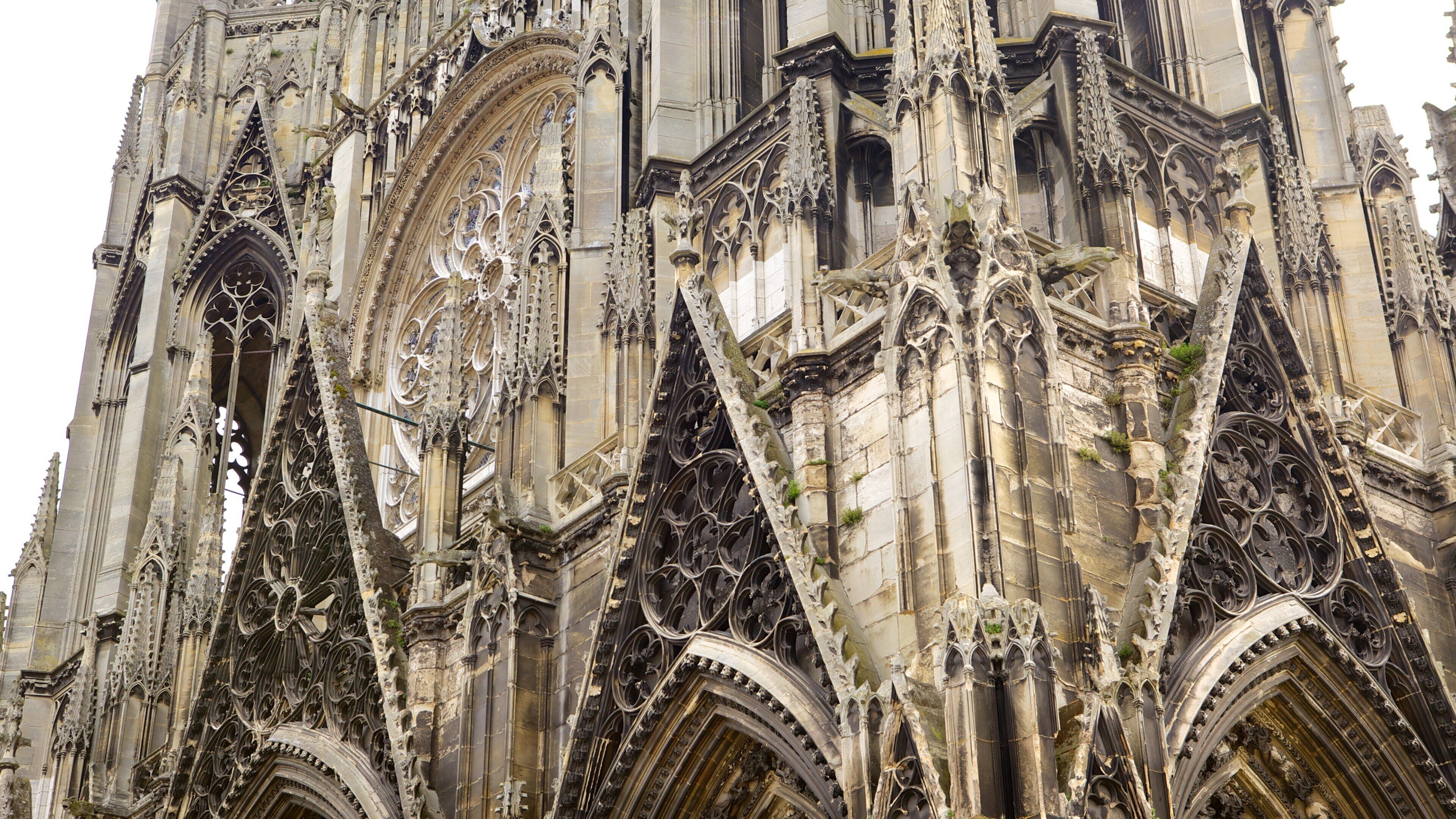 Saint-Ouen Church showing a church or cathedral
