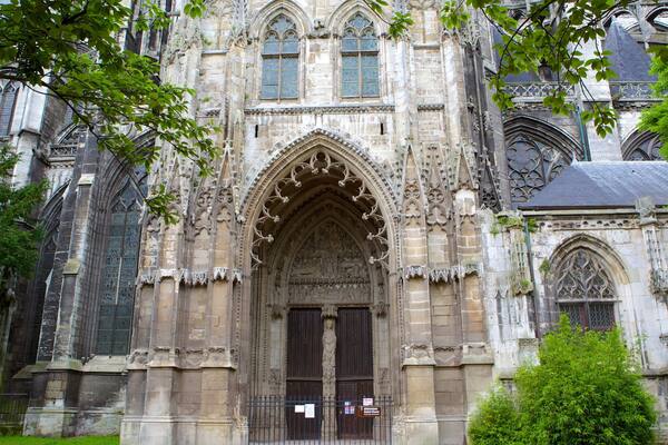 Saint-Ouen Church showing a church or cathedral