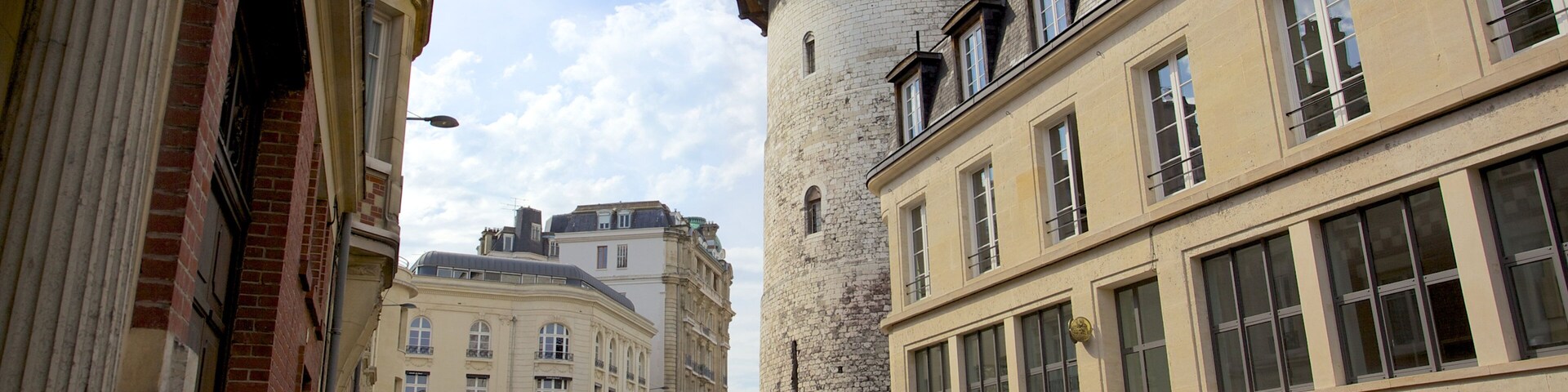 Quartier Vieux Marché-Cathédrale showing heritage elements