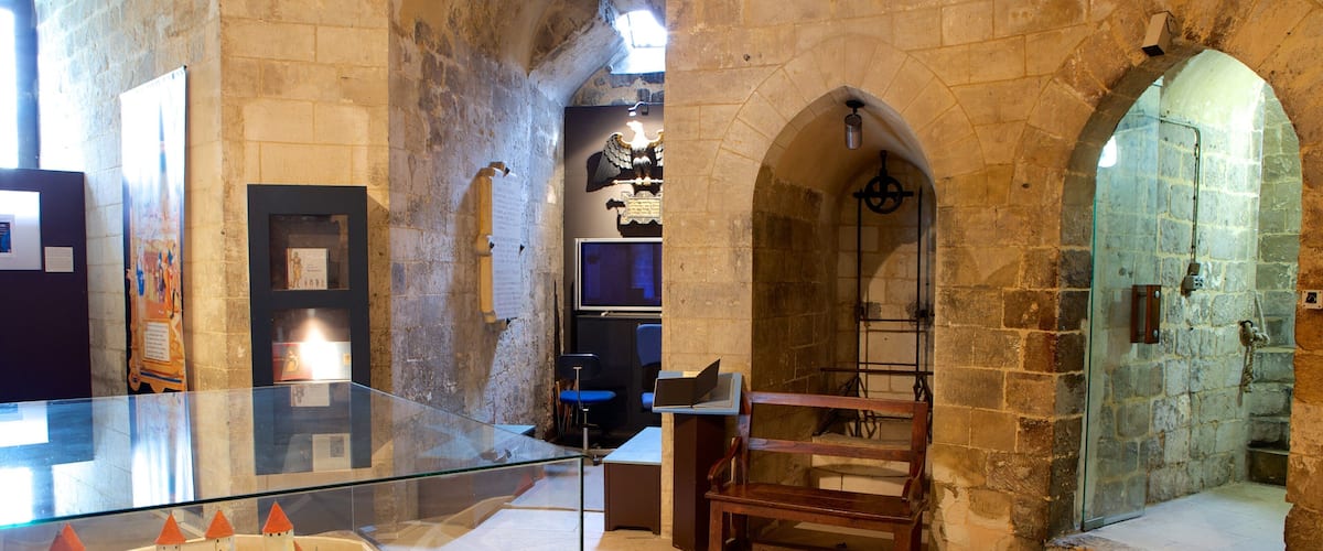 Tour Jeanne d\'Arc which includes interior views