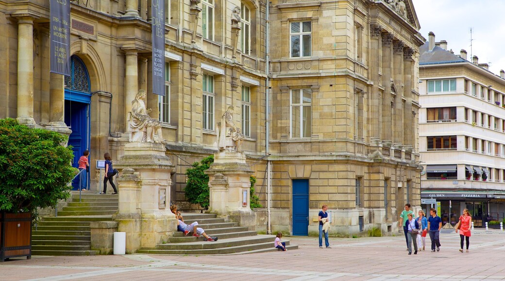 Musee des Beaux-Arts which includes heritage architecture