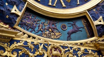 Gros Horloge showing art