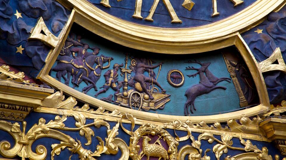 Gros Horloge showing art