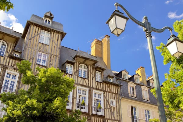 Place des Lices montrant maison