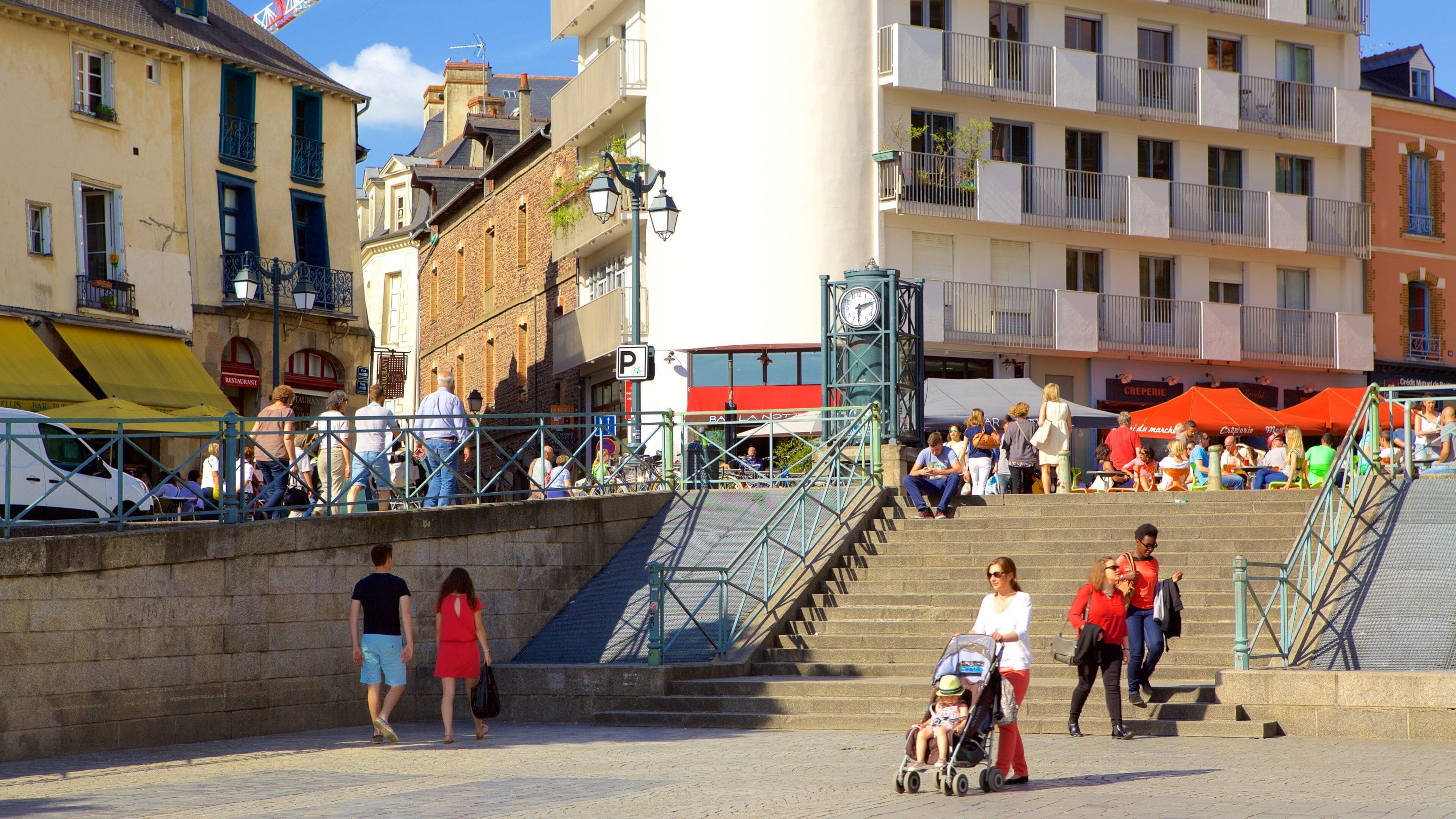리스 광장 을 보여주는 거리 풍경