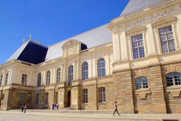 Palais du Parlement qui includes patrimoine historique