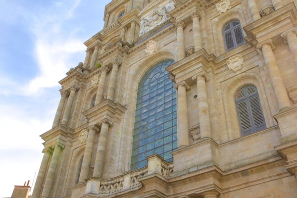 Cathédrale de Rennes qui includes église ou cathédrale, patrimoine historique et patrimoine architectural