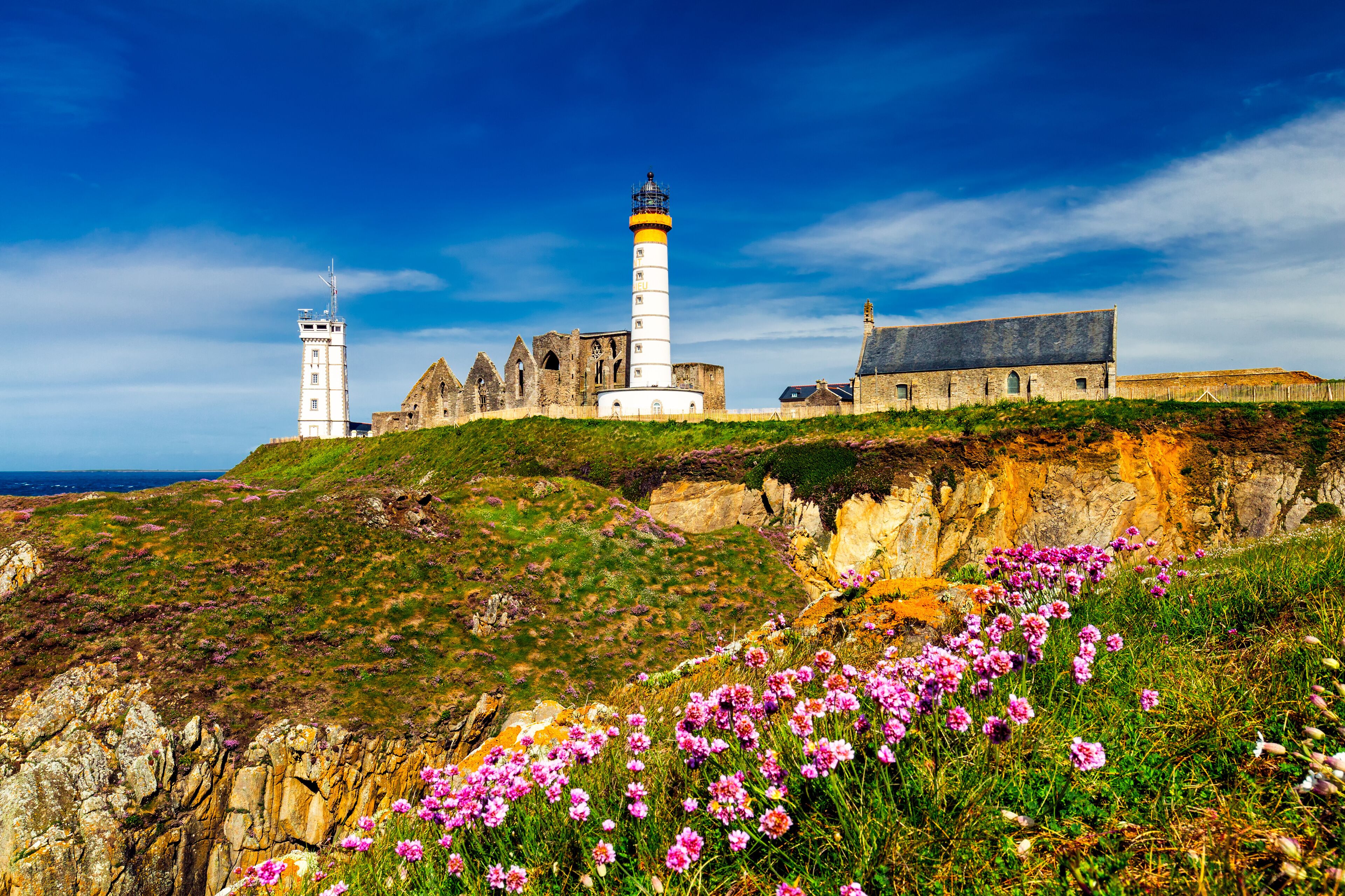 Panorama of lighthouse and ruin of monastery, Pointe de Saint Mathieu, Brittany (Bretagne), France