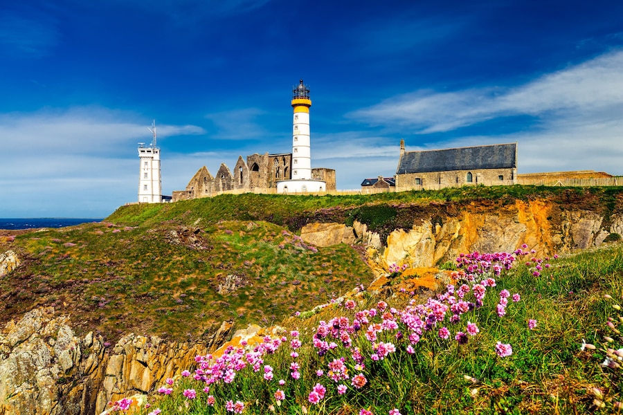 Panorama of lighthouse and ruin of monastery, Pointe de Saint Mathieu, Brittany (Bretagne), France