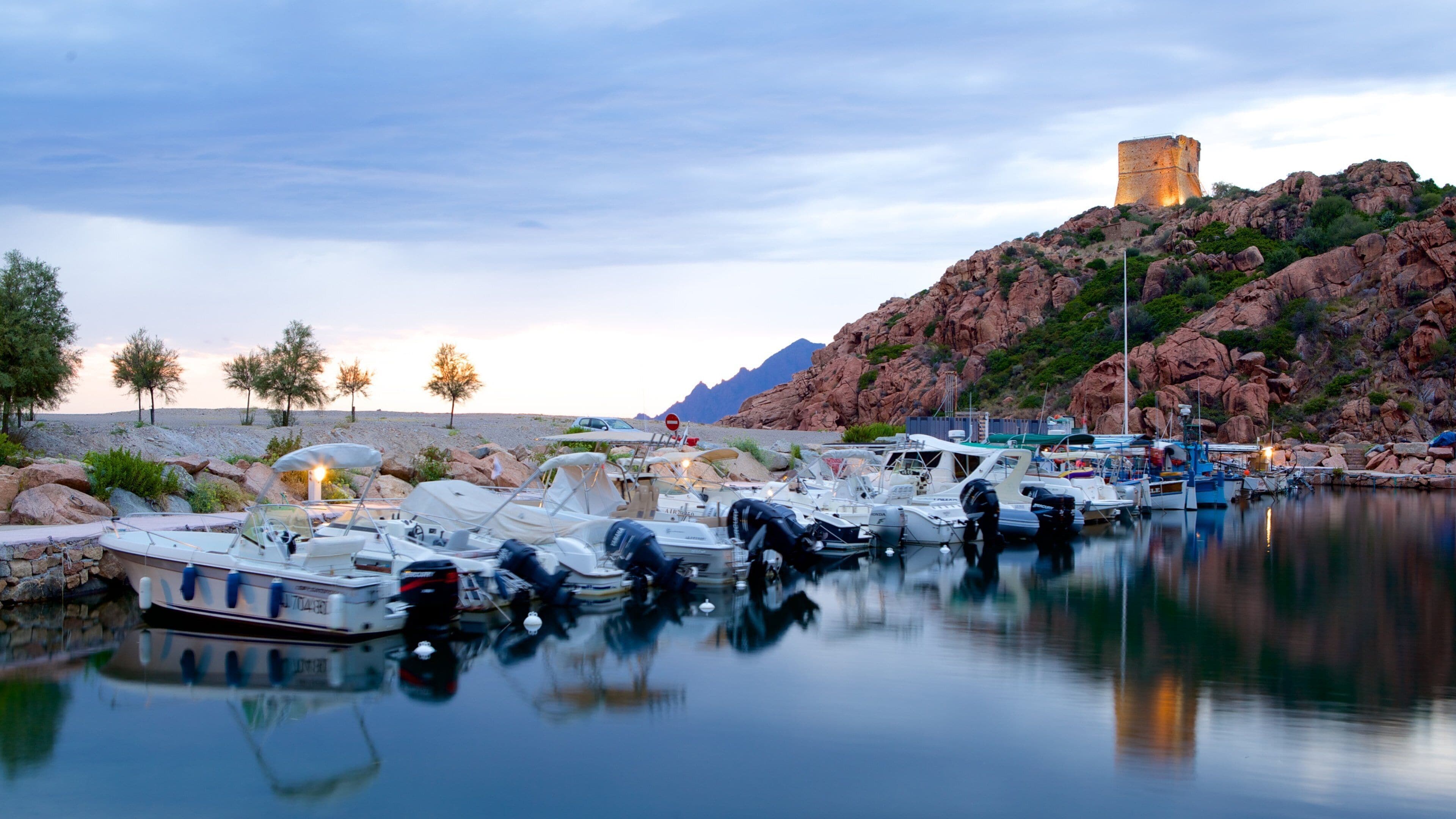 Genova-tårrnet og byder på en bugt eller havn