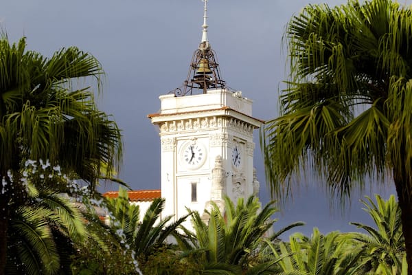 Place Foch montrant patrimoine architectural