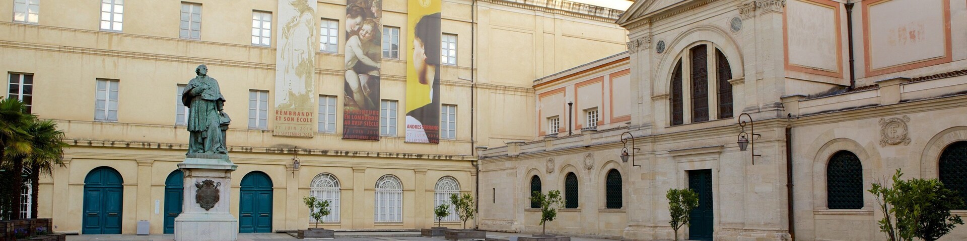 Musee Fesch featuring a square or plaza