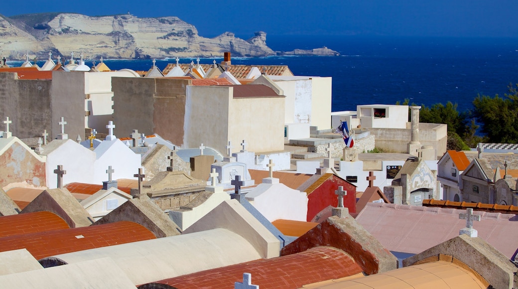 CimetiĂšre marin mettant en vedette cimetiĂšre